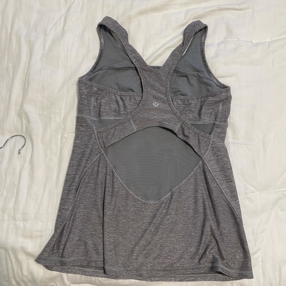 Lululemon Razorback Tank - Picture 2 of 5